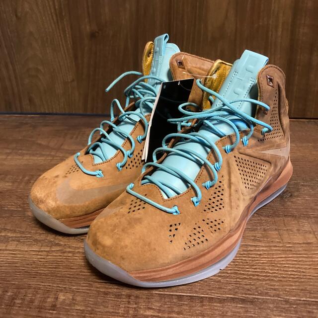 NIKE(ナイキ)のナイキ レブロン 10 EXT ヘーゼルナッツ/タイド プール ブルー メンズの靴/シューズ(スニーカー)の商品写真