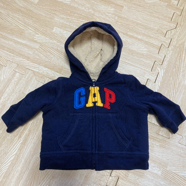 babyGAP(ベビーギャップ)の未使用　秋冬　長袖ベビーアウター&　ベビーロンパース　カバーオール　0〜3ヶ月 キッズ/ベビー/マタニティのベビー服(~85cm)(ロンパース)の商品写真