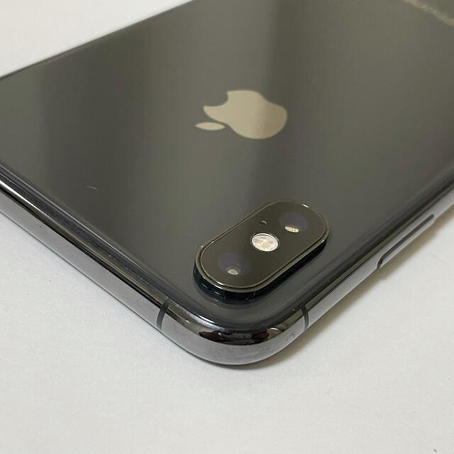 iPhone(アイフォーン)の■美品　SIMフリーiPhoneXS  256GB グレー　ガラスシート無料■ スマホ/家電/カメラのスマートフォン/携帯電話(スマートフォン本体)の商品写真