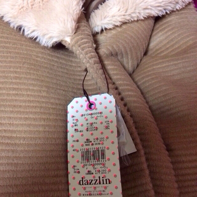 dazzlin(ダズリン)のモコモコビックフードコート レディースのジャケット/アウター(毛皮/ファーコート)の商品写真