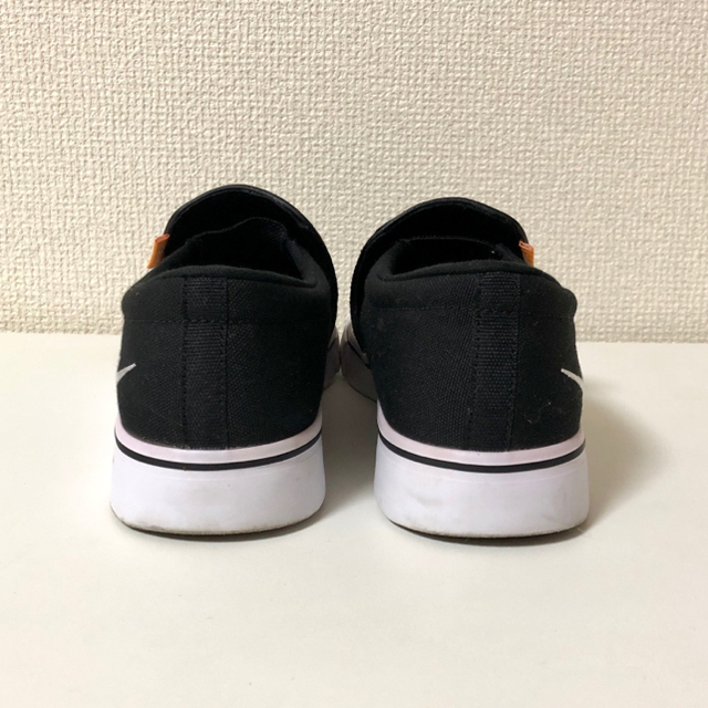 NIKE(ナイキ)の【期間限定値下】NIKE／カジュアルシューズ（23.5cm） レディースの靴/シューズ(スリッポン/モカシン)の商品写真