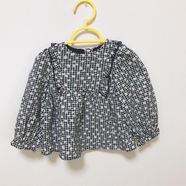 ZARA KIDS(ザラキッズ)のギンガム&デイジー柄シャツ　ブラウス キッズ/ベビー/マタニティのベビー服(~85cm)(シャツ/カットソー)の商品写真