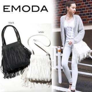 エモダ(EMODA)のEMODAフリンジバック 黒(ショルダーバッグ)