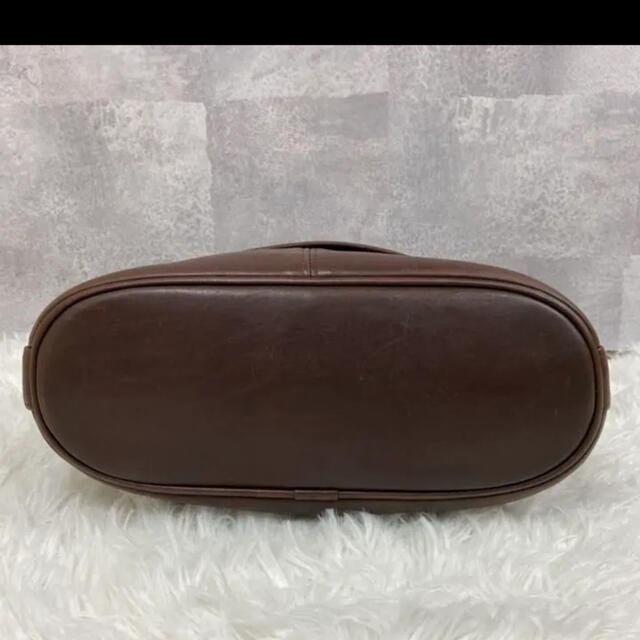 COACH(コーチ)のオールドコーチ 4115 USA製 ショルダーバッグ こげ茶色 ゴールド金具 レディースのバッグ(ショルダーバッグ)の商品写真