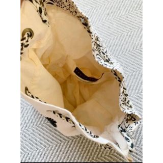 ne Quittez paヌキテパ ワンハンドトートバッグ