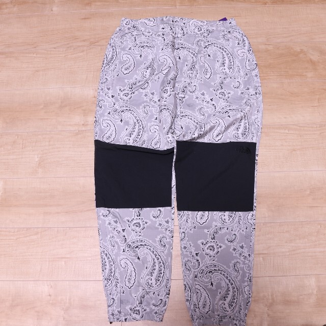 Paisley Print Mountain Wind Pants メンズのパンツ(ワークパンツ/カーゴパンツ)の商品写真