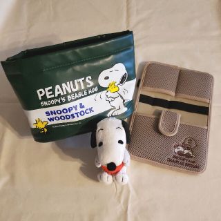 ピーナッツ(PEANUTS)の○83番　車用品　スヌーピー小物入れ&カード差し&SNOOPYチェーンマスコット(車内アクセサリ)