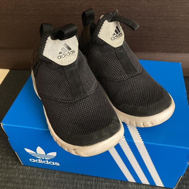 adidas(アディダス)のadidas スニーカー16cm キッズ/ベビー/マタニティのキッズ靴/シューズ(15cm~)(スリッポン)の商品写真