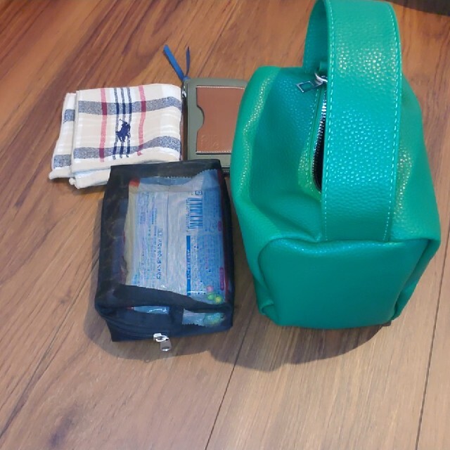 ZARA(ザラ)のワンハンドルバッグ　グリーン レディースのバッグ(ハンドバッグ)の商品写真