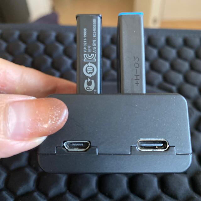 GoPro(ゴープロ)のGoPro MAX 純正バッテリー　おまけ付き スマホ/家電/カメラのカメラ(ビデオカメラ)の商品写真