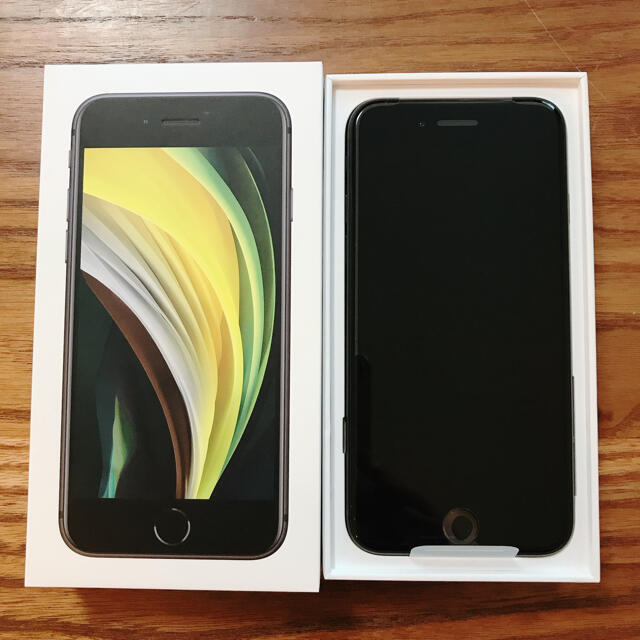 【祝開店！大放出セール開催中】 iPhone - 【新品未使用】iPhone SE 第2世代 ブラック 64GB スマートフォン本体