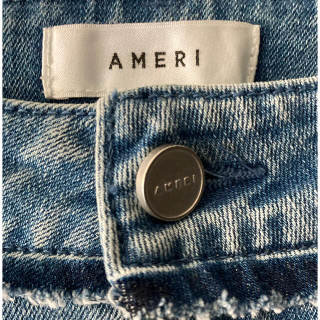 Ameri VINTAGE(アメリヴィンテージ)のAmeri SLIM TAPERED DENIM レディースのパンツ(デニム/ジーンズ)の商品写真