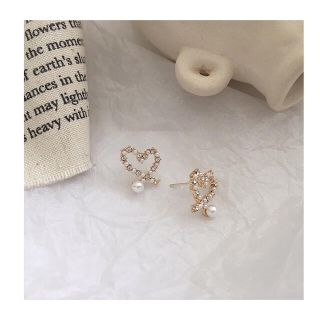 ピアス(ピアス)