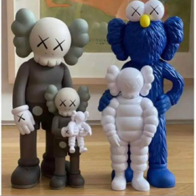 KAWS FAMILY BROWN/BLUE/WHITEハンドメイド