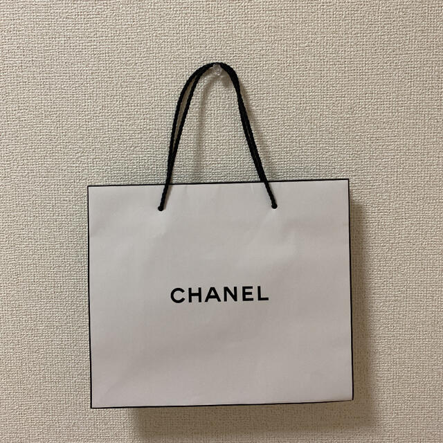 CHANEL(シャネル)のCHANEL ショップ袋 シャネル　紙袋 レディースのバッグ(ショップ袋)の商品写真