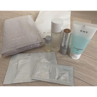 アールエムケー(RMK)の【RMK】非売品フェイスタオル付きキット(サンプル/トライアルキット)