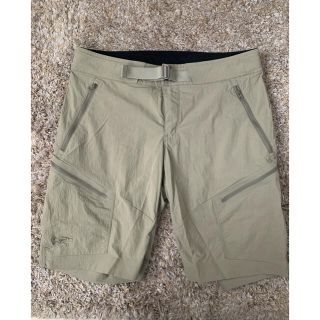 アークテリクス(ARC'TERYX)のArc’teryx Palisade shorts Beige 30インチ(ショートパンツ)