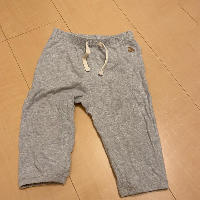 GAP(ギャップ)のGAP 70サイズ　薄手グレーパンツ キッズ/ベビー/マタニティのベビー服(~85cm)(パンツ)の商品写真