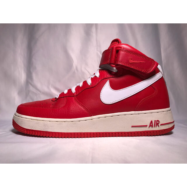 NIKE(ナイキ)のNIKE AIR FORCE 1 MID RED/WHITE 27.0cm メンズの靴/シューズ(スニーカー)の商品写真