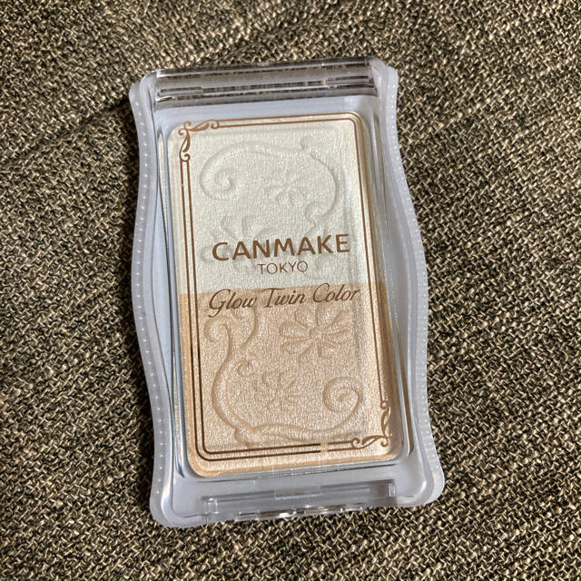 CANMAKE(キャンメイク)のキャンメイク(CANMAKE) グロウツインカラー ホワイトベージュ 01(1コ コスメ/美容のベースメイク/化粧品(アイシャドウ)の商品写真