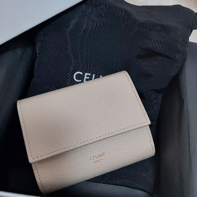 celine(セリーヌ)の新品　CELINE  セリーヌ　折り財布 レディースのファッション小物(財布)の商品写真