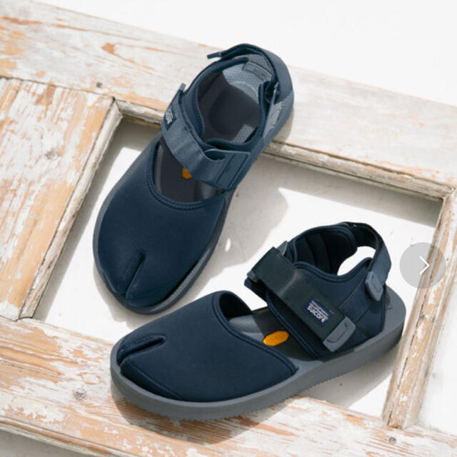 suicoke(スイコック)のスイコック　足袋サンダル　タビサンダル　美品　23.0 レディースの靴/シューズ(サンダル)の商品写真