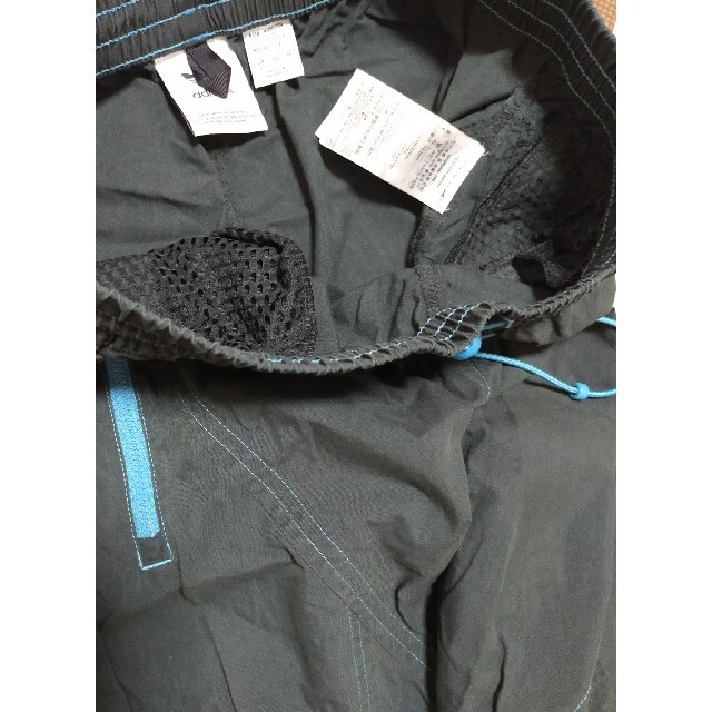 adidas(アディダス)の☆yoshi様専用AEP-832 アディダス イージーパンツ 黒・青糸刺繍 L メンズのパンツ(ワークパンツ/カーゴパンツ)の商品写真