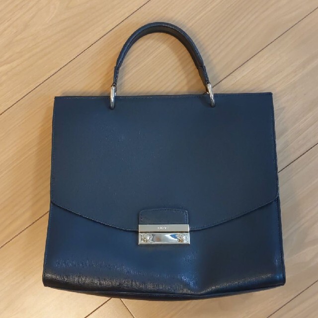 【美品】ショルダー紐付属　FURLA ショルダーバッグ　ハンドバッグ　ブラック