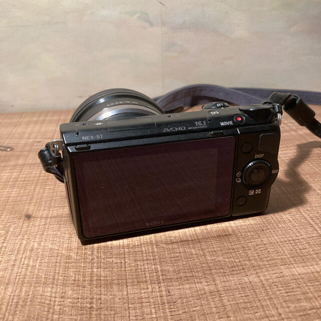 SONY NEX-5T 美品　レザーストラップ付き　　カメラ　一眼レフ 1