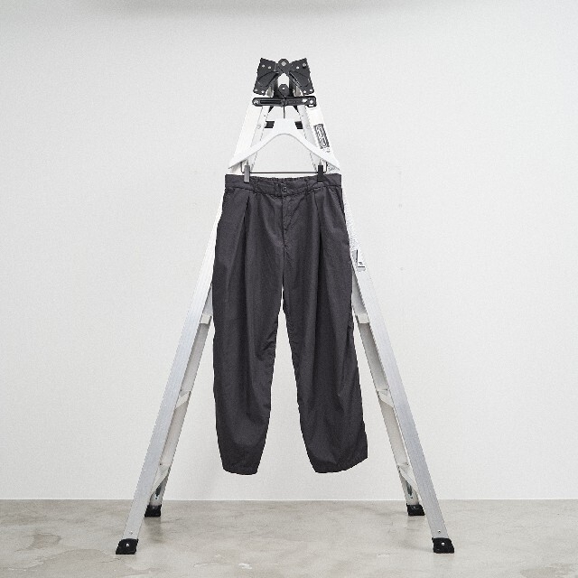 is-ness(イズネス)のisness for GP Garment Dyed Tuck Trousers メンズのパンツ(その他)の商品写真