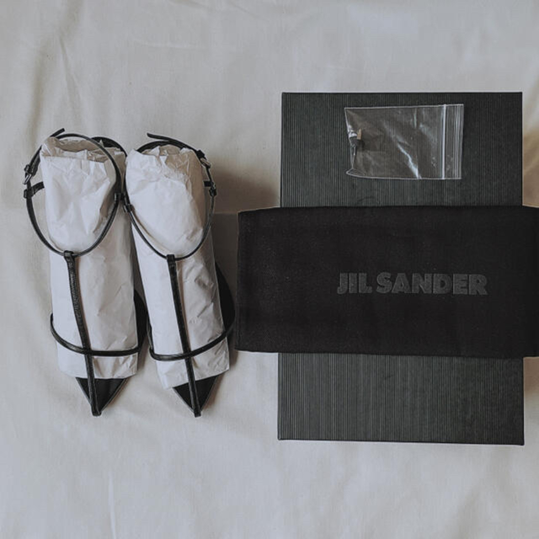 Jil Sander(ジルサンダー)のJIL SANDER 38 ポインテッドトゥ クロスストラップヒールサンダル レディースの靴/シューズ(サンダル)の商品写真