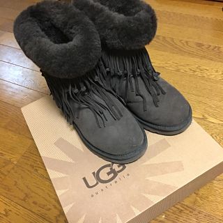 アグ(UGG)のUGG フリンジブーツ(ブーツ)