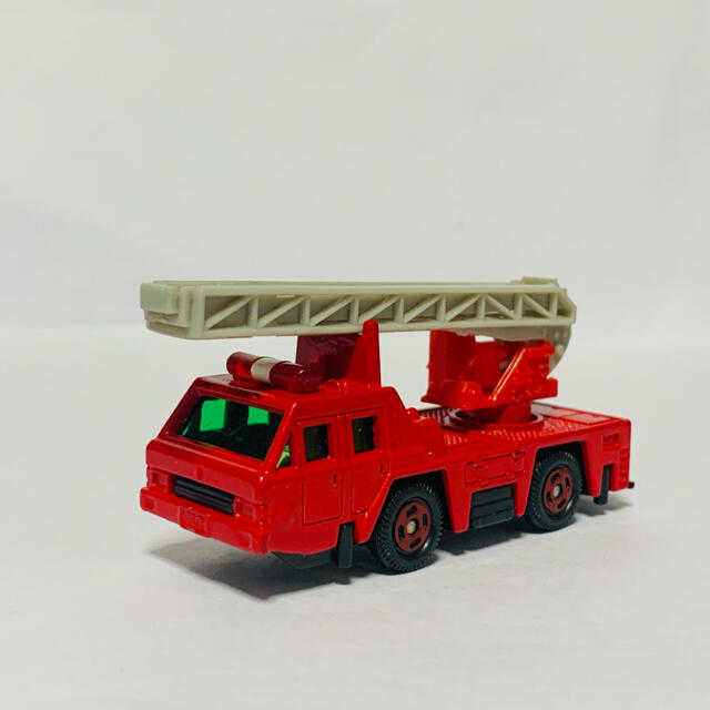 Takara Tomy(タカラトミー)のトミカ　消防車　はしご車 エンタメ/ホビーのおもちゃ/ぬいぐるみ(ミニカー)の商品写真