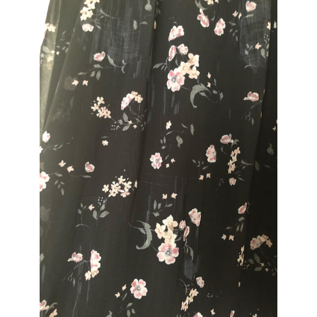 evelyn(エブリン)のAnMILLE ブラック　花柄　ロングスカート レディースのスカート(ロングスカート)の商品写真