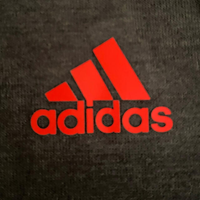 adidas(アディダス)のadidas アディダス Tシャツ キッズ/ベビー/マタニティのキッズ服男の子用(90cm~)(Tシャツ/カットソー)の商品写真