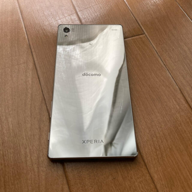 ドコモ　Xperia Z5 Premium SO-03H 1