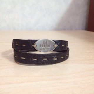 フェンディ(FENDI)のFENDI 本革バングル(ブレスレット/バングル)