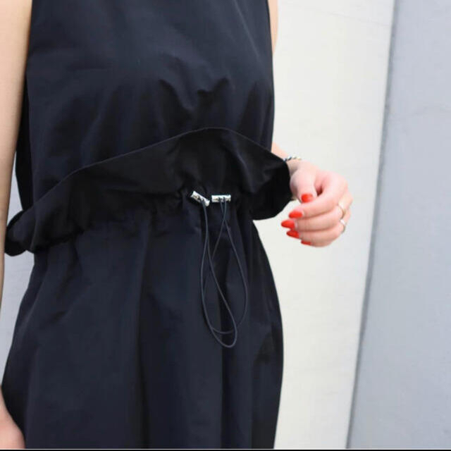 Drawer(ドゥロワー)のMACHATT ウエストデザインドレス　ブラック　 レディースのワンピース(ロングワンピース/マキシワンピース)の商品写真