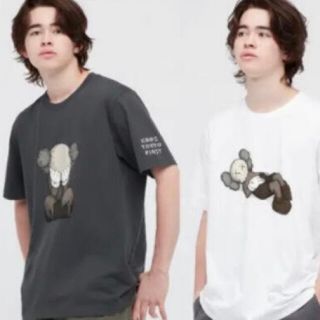 ユニクロ(UNIQLO)の【新品未開封】 KAWS グラフィックTシャツ UT 半袖  2枚セット　4XL(Tシャツ/カットソー(半袖/袖なし))