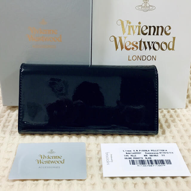 Vivienne Westwood(ヴィヴィアンウエストウッド)の【マリ様専用】ヴィヴィアンウエストウッド 長財布 ブラック エナメル  レディースのファッション小物(財布)の商品写真