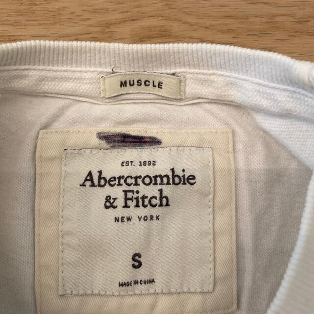 Abercrombie&Fitch(アバクロンビーアンドフィッチ)のアバクロ　Tシャツ　白　abercrombie&fitch 半袖 メンズのトップス(Tシャツ/カットソー(半袖/袖なし))の商品写真