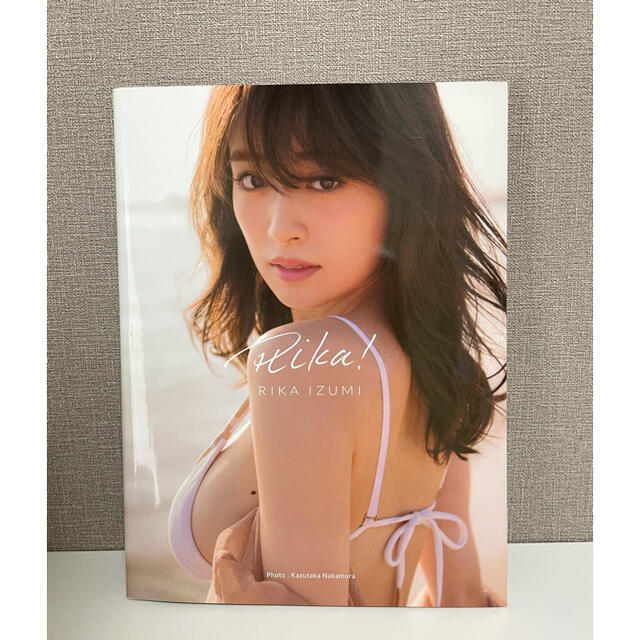 美品「Rika! 泉里香1st写真集」 エンタメ/ホビーの本(アート/エンタメ)の商品写真