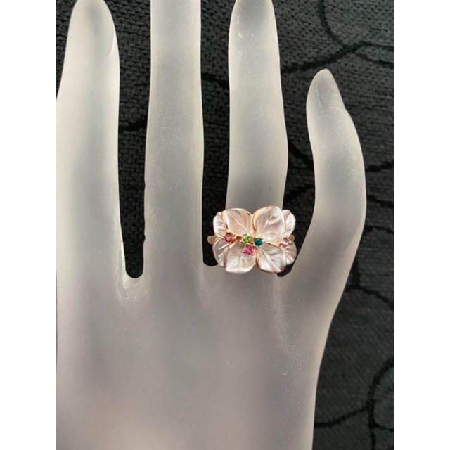 （1133）17号　ピンクゴールドピンクホワイトフラワー高級大きめお花のリング レディースのアクセサリー(リング(指輪))の商品写真