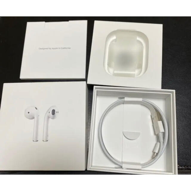 Apple(アップル)のAirPods 第2世代 本体 スマホ/家電/カメラのオーディオ機器(ヘッドフォン/イヤフォン)の商品写真