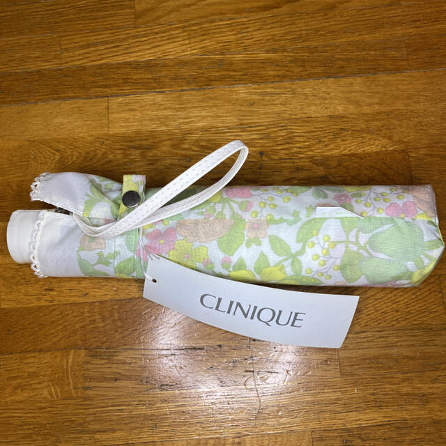 CLINIQUE(クリニーク)のCLINIQUE 日傘 晴雨兼用折り畳み傘 新品未使用 レディースのファッション小物(傘)の商品写真