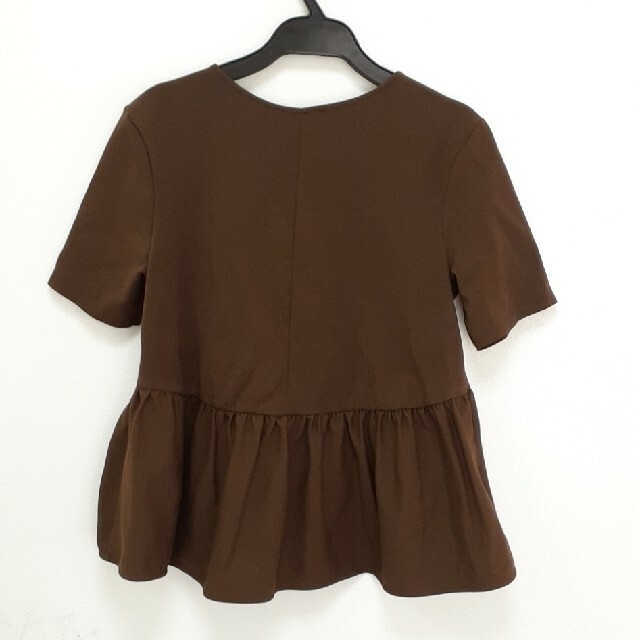 ZARA(ザラ)のZARA☆ペプラム　カットソー　Tシャツ　フリル　切り替え レディースのトップス(Tシャツ(半袖/袖なし))の商品写真