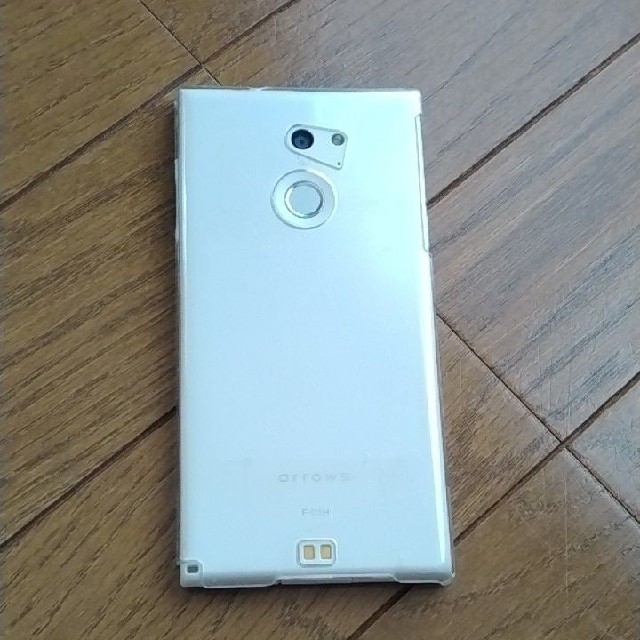 富士通(フジツウ)の〖中古品〗arrows Fit F-01H shiro(W) docomo スマホ/家電/カメラのスマートフォン/携帯電話(スマートフォン本体)の商品写真