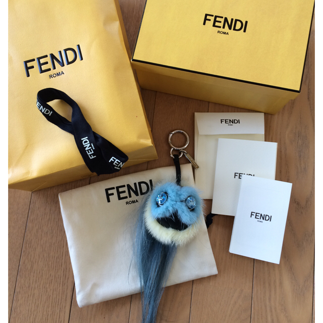 FENDI(フェンディ)の値下げしました！FENDI 三越伊勢丹限定 ファーチャーム レディースのファッション小物(キーホルダー)の商品写真