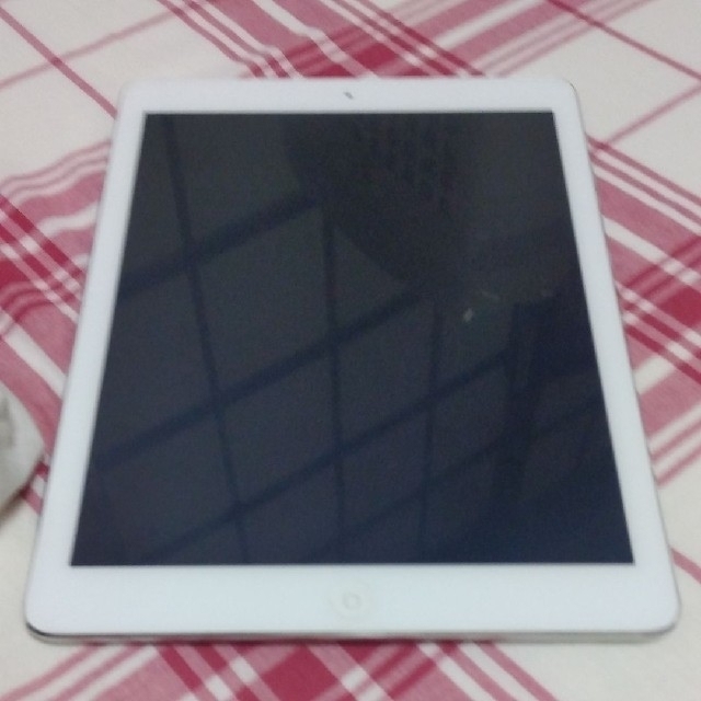 最終値下げ 超美品 iPad Air １ MD794JA  16GBシルバー