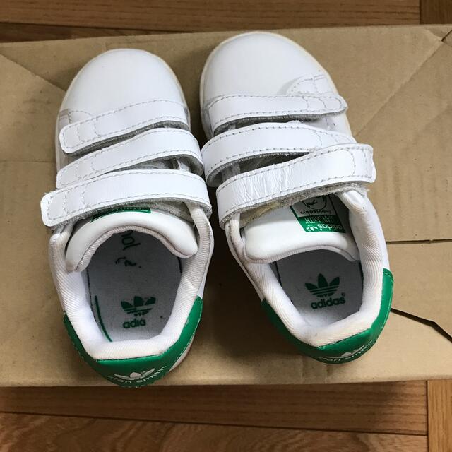 adidas(アディダス)のadidasスタンスミス　キッズスニーカー キッズ/ベビー/マタニティのキッズ靴/シューズ(15cm~)(スニーカー)の商品写真